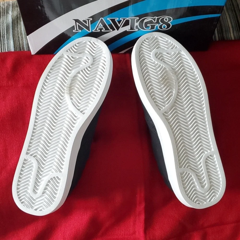 NWOT "NAVIG 8" Slip-on Sneakers Black/White Size 9 - Picture 6 of 7